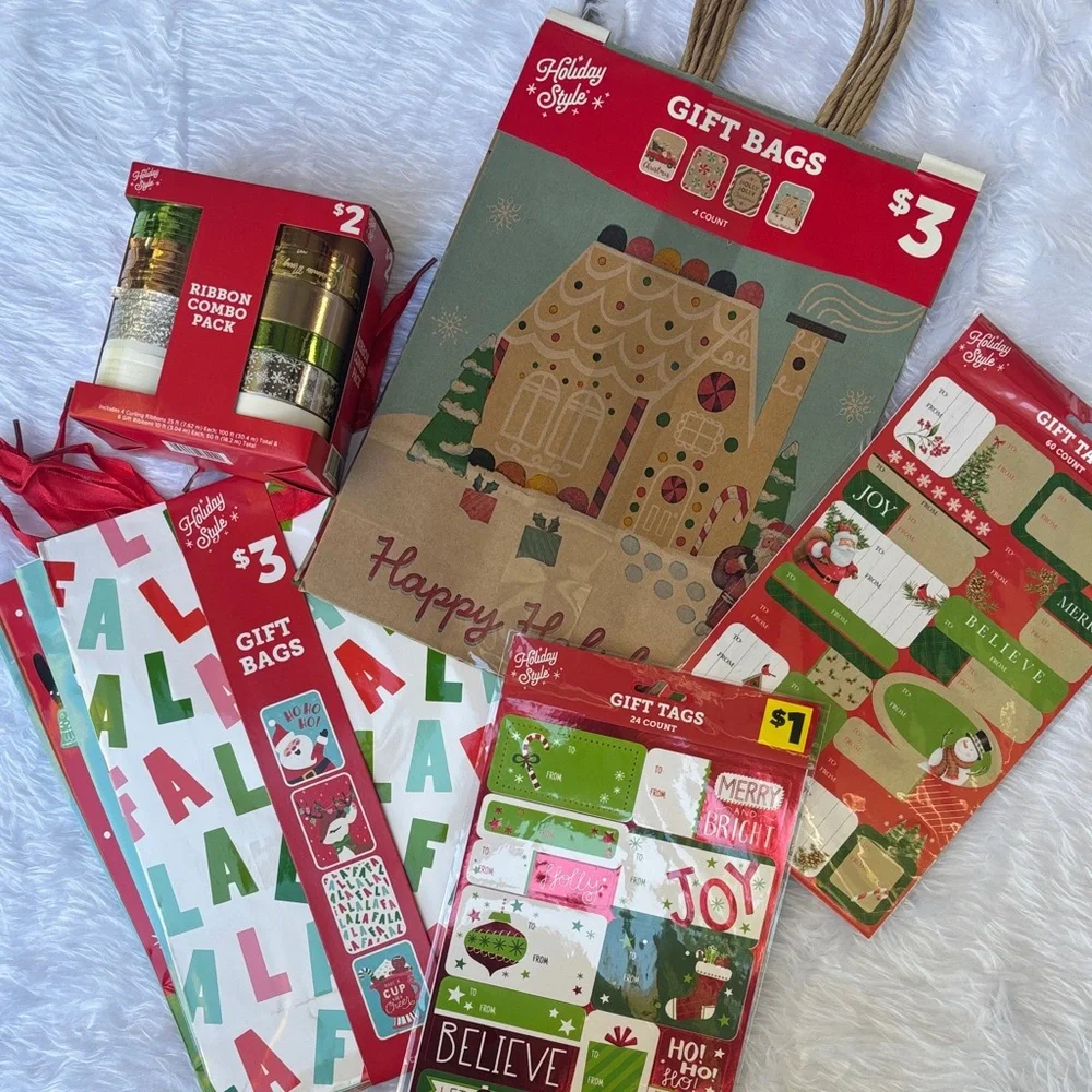 Holiday Gift Bag and Tag Set